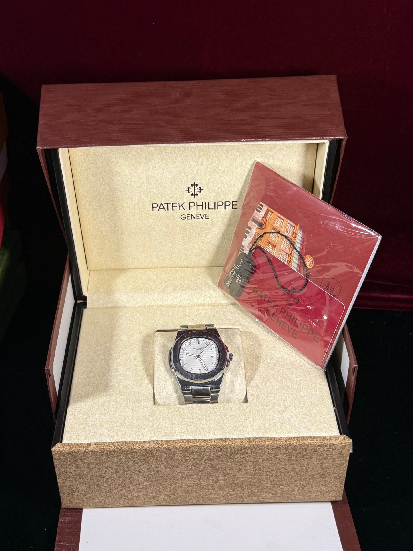 Patek Philippe Nautilus White
